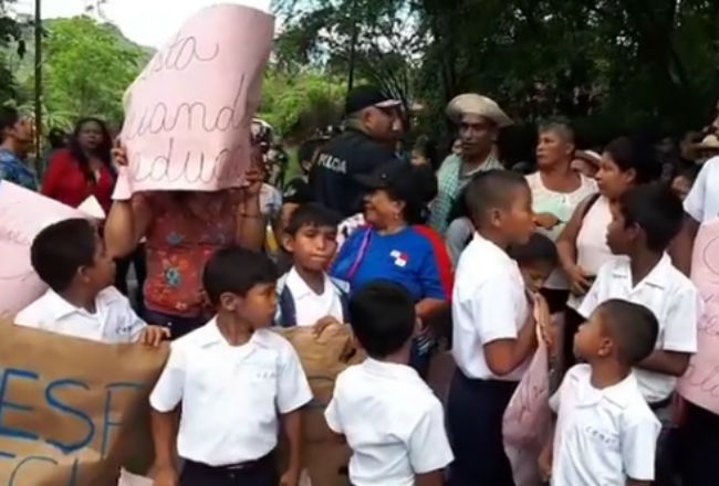 Comunidad educativa de la escuela El Progreso protesta en Panamá Oeste ...