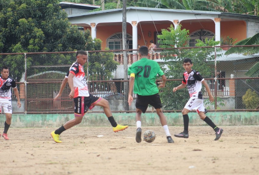 Escuelas de Panamá Este medirán sus habilidades en un cuadrangular de fútbol  