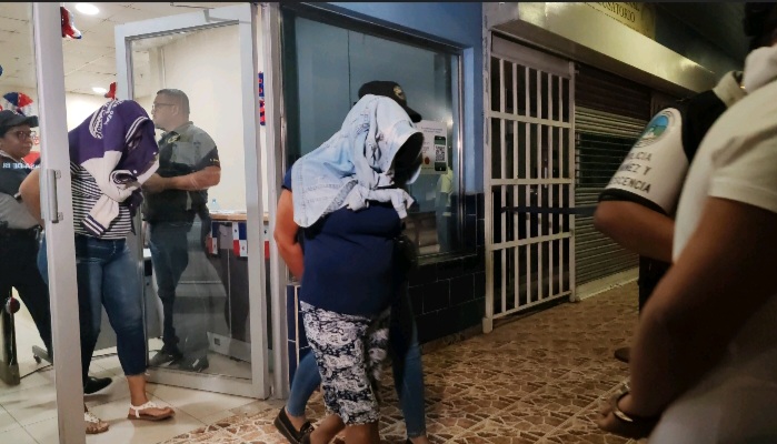 Imputan cargos a cuatro mujeres y un hombre por el delito de secuestro ...