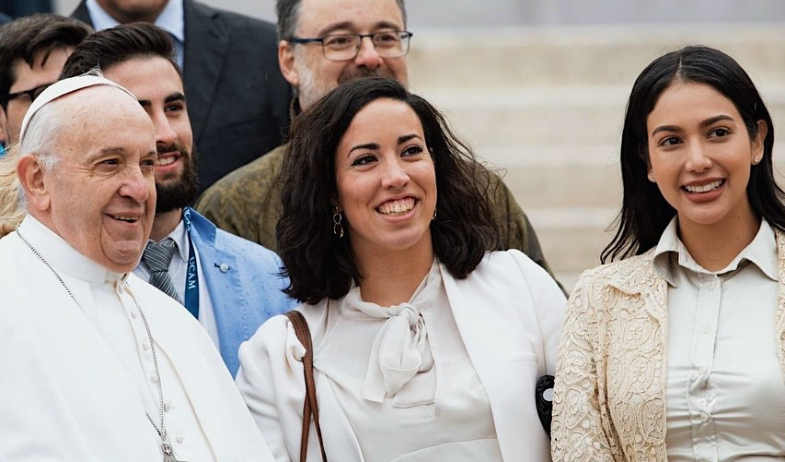 ¡La fe como refugio! Carolina Brid comparte cómo el Papa Francisco transformó su vida 