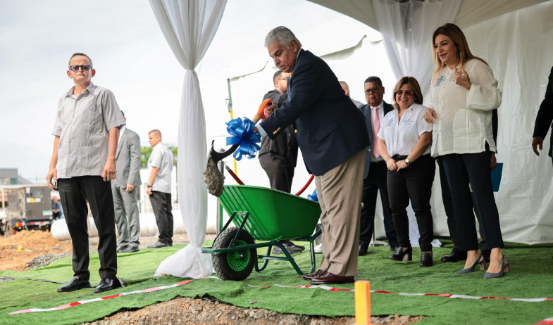 Colocan la primera piedra del Plan Integral de transformación del Inadeh 
