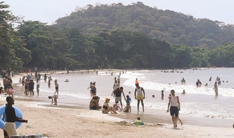 Antes de ir a la playa o al río, protéjase y proteja a los suyos. Los bomberos le da recomendaciones 