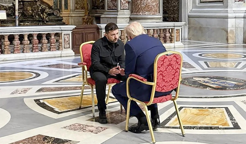 Trump y Zelenski celebran un encuentro 'muy productivo' antes del funeral del papa Francisco 