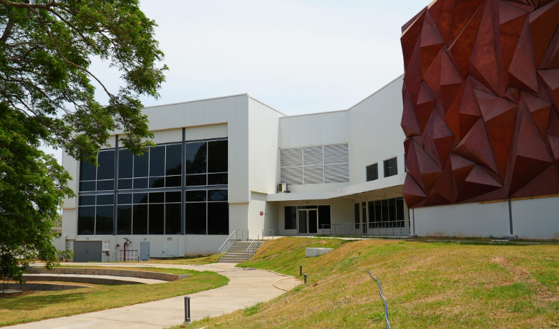 Sectores turísticos piden apertura del Centro de Convenciones de Chitré 