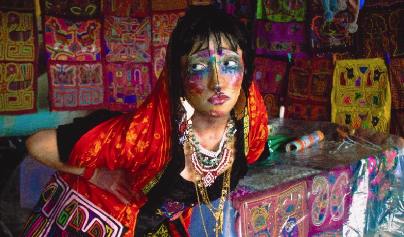 Diany Bustamante, la estilista nativa que inspira a vivir sin miedo con su moda maximalista y auténtica 