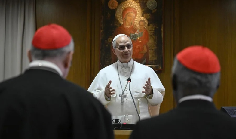 El papa confirma que adoptó su nombre por el ejemplo de León XIII y su 'Rerum novarum' 