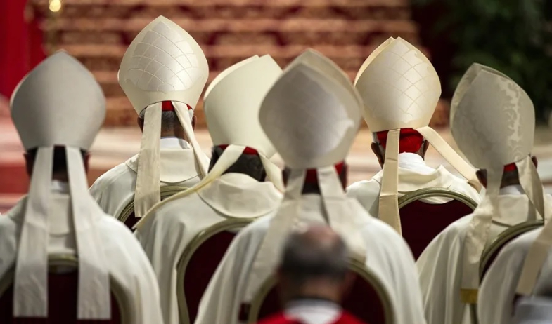 Cómo se elige al papa: Cónclave, votaciones y la ‘fumata’ blanca 