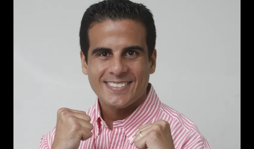 Le dio un nocaut al cáncer de tiroides y se encuentra muy bien de salud.