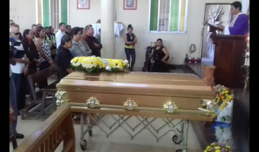 Honras fúnebres de sargento de la policía Alexánder Rellán