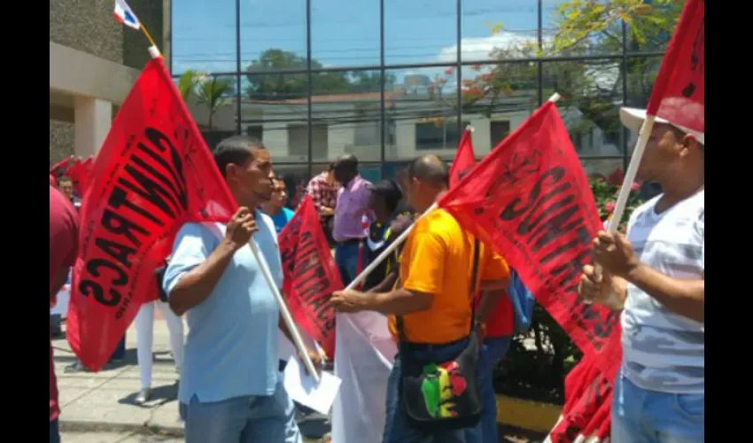 Suntracs protesta contra  Mossack Fonseca