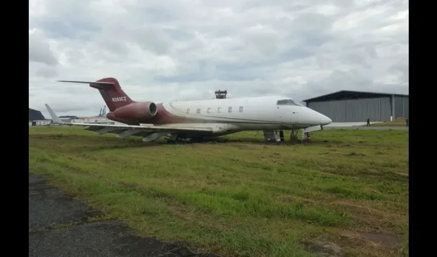 Avión se accidenta en el aeropuerto Marcos A. Gelabert