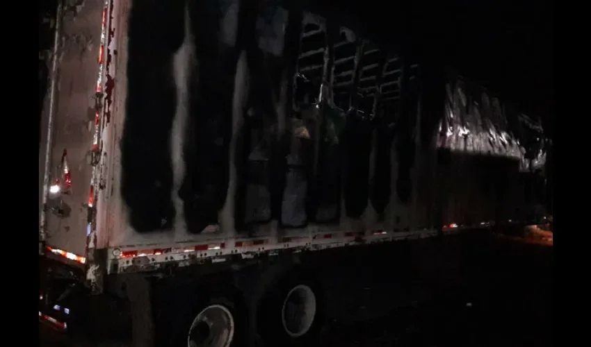 Camión incendiado en Panamá Oeste  