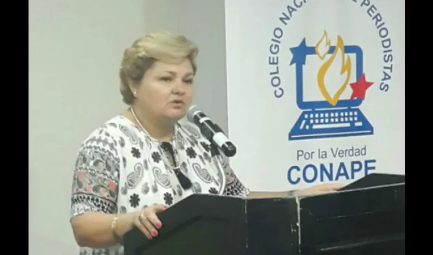  Blanca E. Gómez, presidenta del Colegio Nacional de Periodistas
