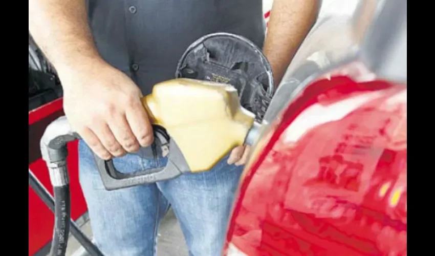 Los nuevos precios del  combustible regirán hasta el viernes 1 de septiembre.