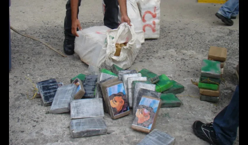 La droga estaba escondida en ocho sacos en un caleto de una comunidad de la Costa Arriba.
