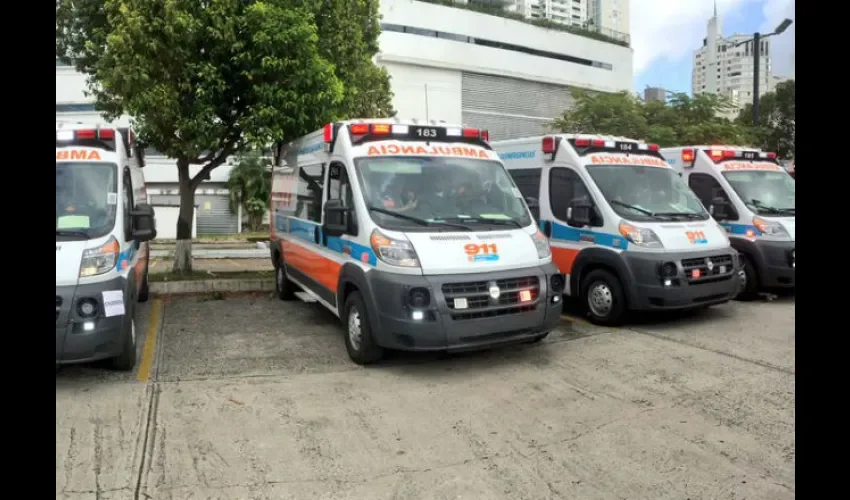 Ambulancias del Sistema Único de Manejo de Emergencias.