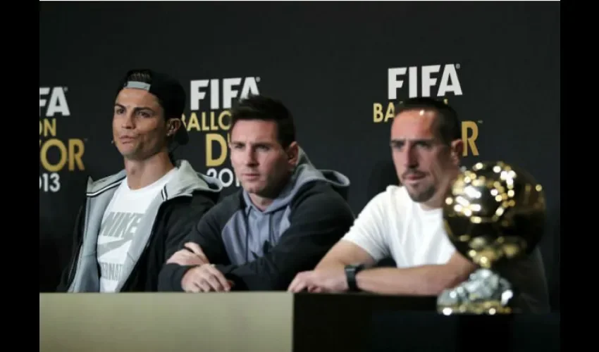 Cristiano Ronaldo (izq.), Lionel Messi (c), Franck Ribéry (dcha.)