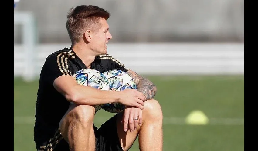 Toni Kroos estará bajo observación.
