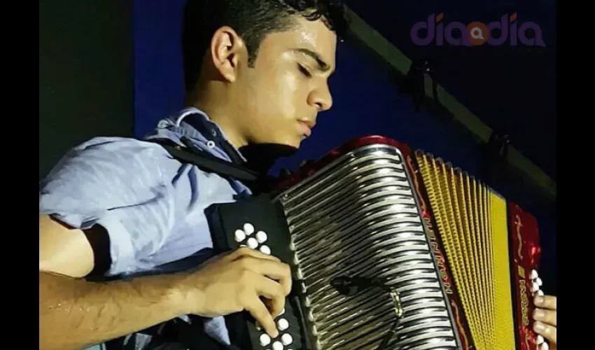 Mayco Cárdenas destaca el éxito de la agrupación del Dúo de Oro. 