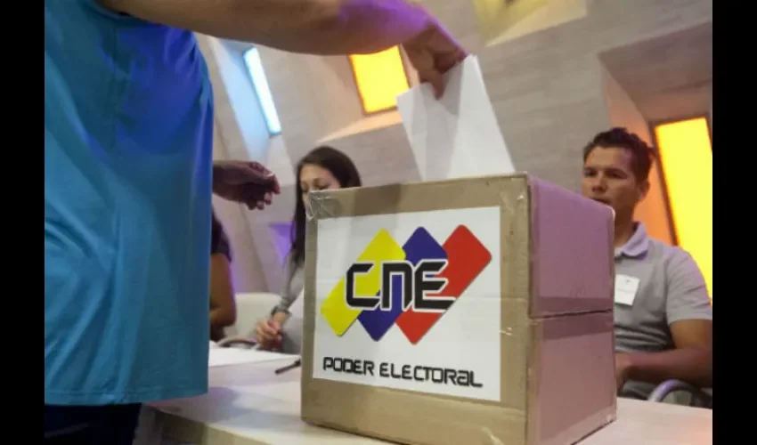 Maduro busca la reelección en las elecciones de hoy.