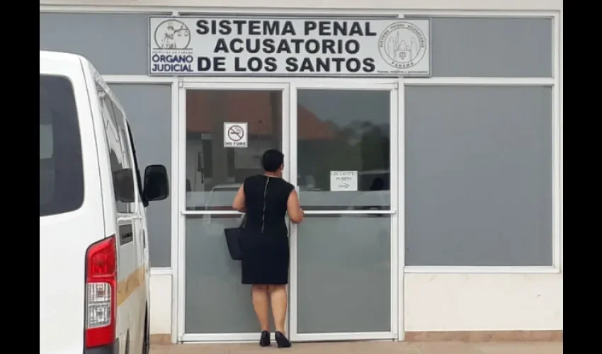 Un funcionario público está entre los investigados por el delito de corrupción. 