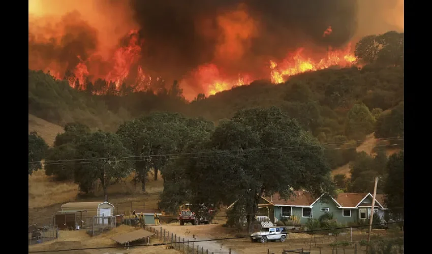 Este incendio está al sur de la frontera con Oregón. 