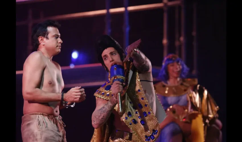 Escena del Faraón que acoge a José como su consejero. Foto / Josué Arosemena.