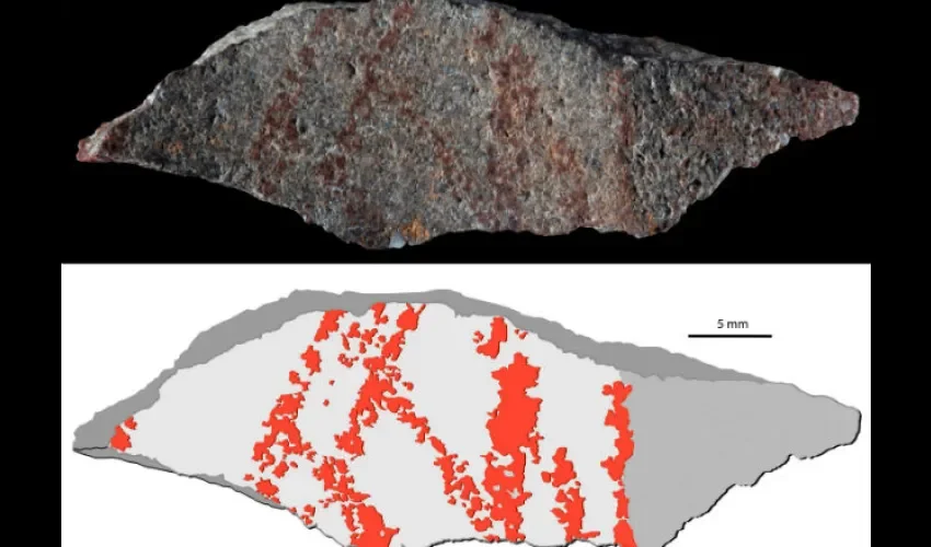Fotografía facilitada por el centro de investigación francés CNRS del dibujo más antiguo del que se tiene conocimiento . EFE
