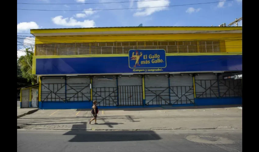 Comercios permanecían cerrados. Foto: EFE