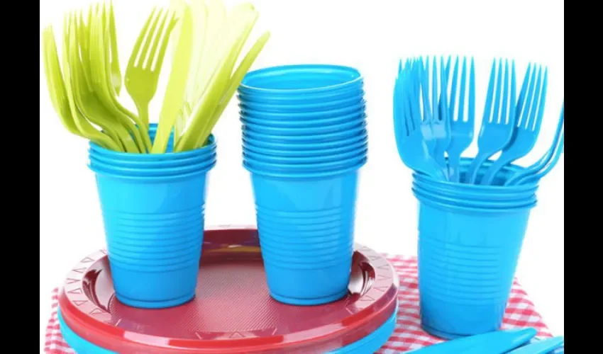 Cubiertos de plásticos. Foto: Internet