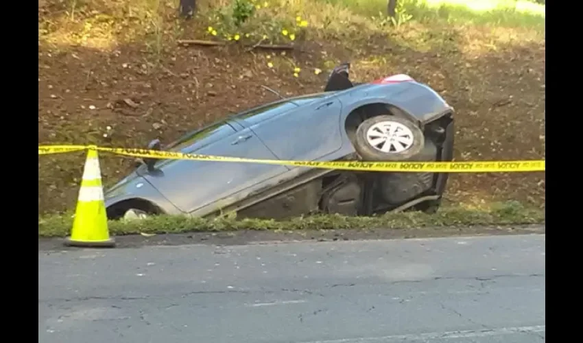 Auto en el que se desplazaron los asaltantes. Foto: José Vásquez