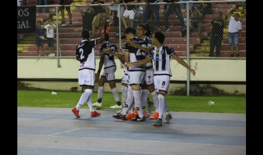 Los jugadores del Tauro FC  están listos para disputar la final. Foto: Anayansi Gamez