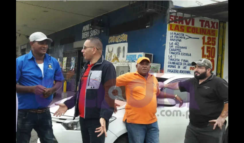 Los taxistas no tienen el respaldo de algunos compañeros quienes están de acuerdo con que sean desalojados del lugar. Foto: Archivo