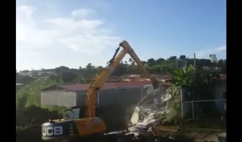 Demolición en Plaza Valencia. 