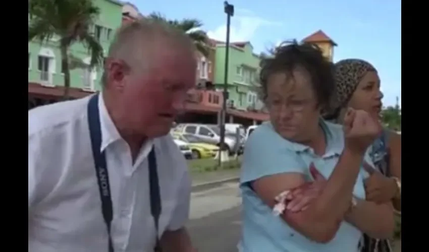 Pareja de turistas fue víctima de robo en Colón. 