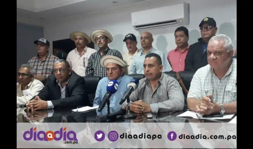 La solicitud fue tomada por funcionarios del MOP. Foto: Cortesía