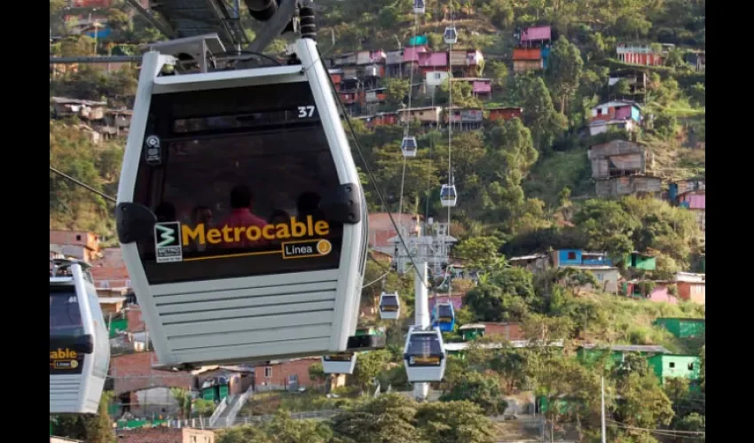 Irán en teleférico directo a las líneas 1 y 2 del metro. Foto: Ilustrativa