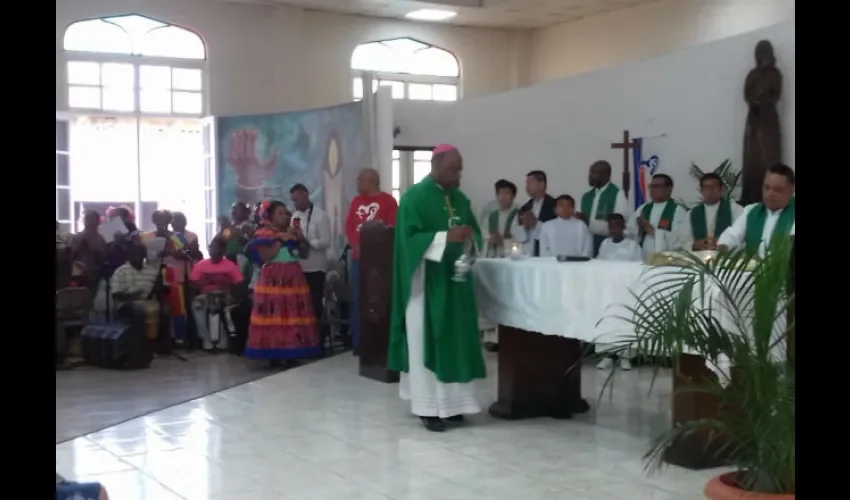 Colón despide a peregrinos que parten a la ciudad de Panamá para la JMJ.