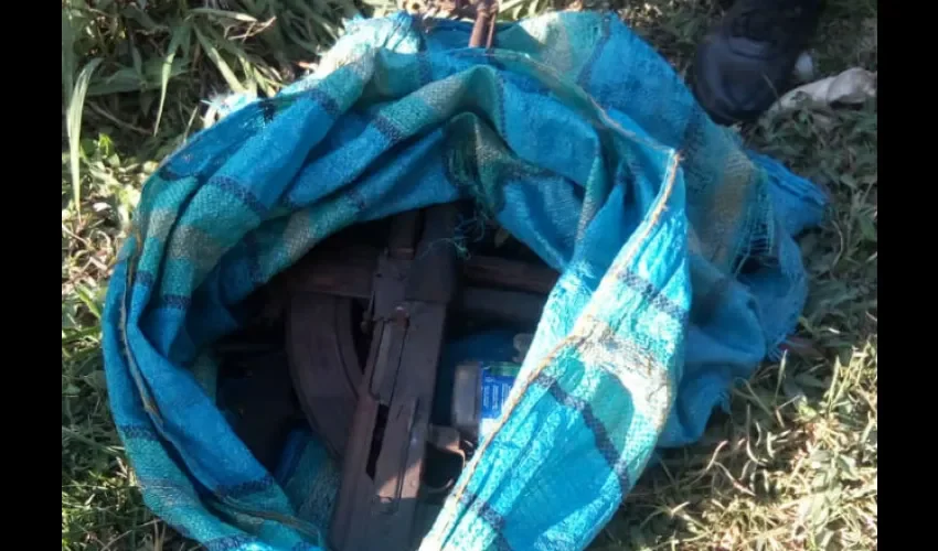Encuentran armas abandonadas en Pacora. 