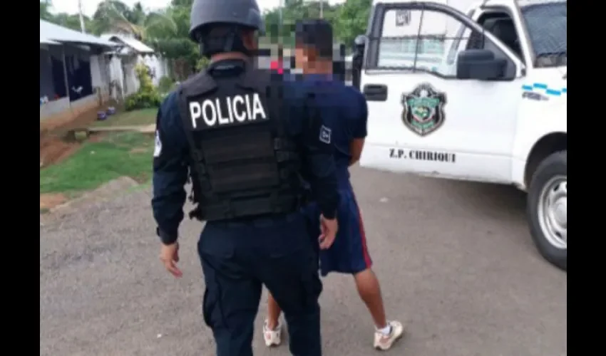 Foto momentos en que se realizaron los allanamientos. 