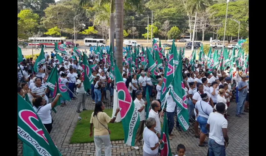 Foto ilustrativa de los simpatizantes en el Tribunal Electoral. Foto: Panamá América 