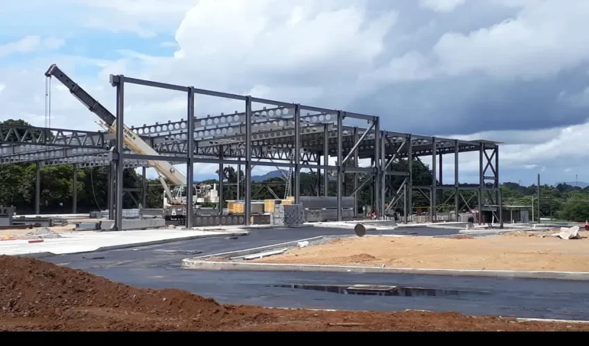 Suntracs anunció que para este lunes estarán paralizando el proyecto hasta que se brinde respuesta a las medidas de seguridad del proyecto y la muerte del compañero. Foto: Mayra Madrid