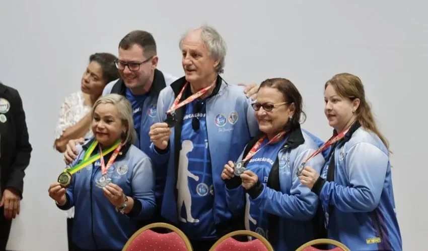 Las personas celebraron las enseñanzas. 