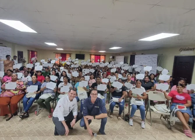  En Donoso, culmina con éxito programa Cobre Emprende 