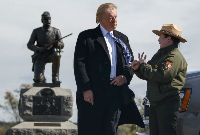 Donald Trump en la frontera. Foto archivo: EFE