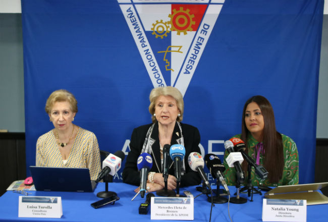 Foto ilustrativa de la conferencia de prensa. 
