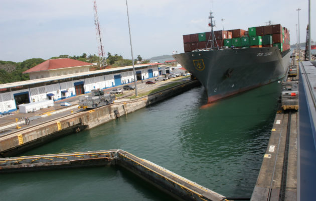 Foto ilustrativa de las esclusas de Panamá. 