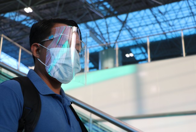 El uso de careta y mascarilla será obligatorio en el transporte público. (Foto: El Metro de Panamá)