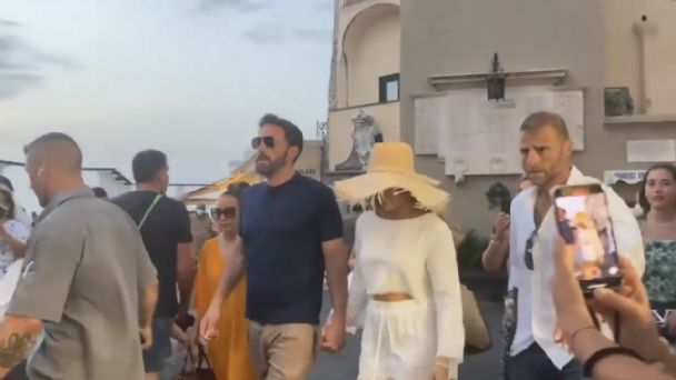 Jennifer López y Ben Affleck disfrutan de su amor en Italia | Día a Día