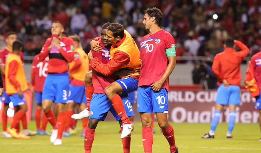 Costa Rica comienza a trabajar con miras al repechaje y a su duelo ante Panamá... ¿y la Roja? 